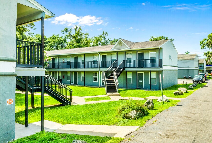 2416 Jackson Bluff Rd, Tallahassee, FL à vendre - Photo du bâtiment - Image 2 de 11