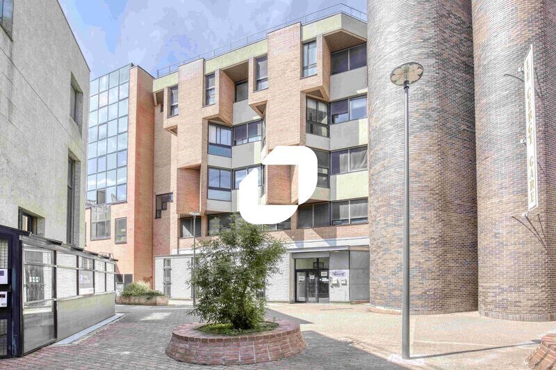 8 Place De La Fontaine, Cergy à louer - Photo du bâtiment - Image 1 de 18