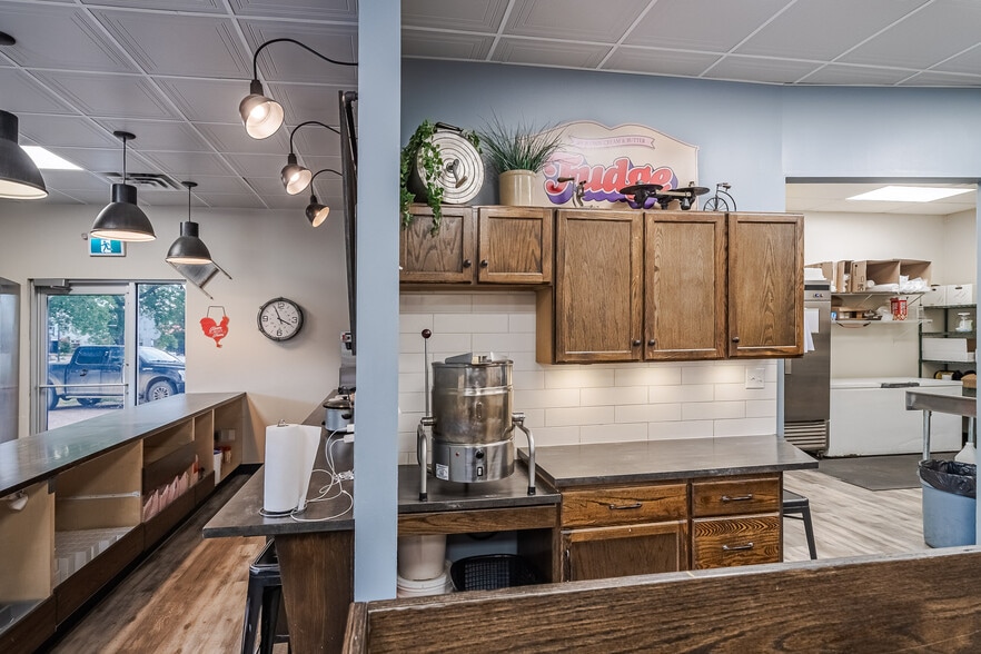 20 Railway Av S, Marwayne, AB à vendre - Photo intérieure - Image 2 de 33