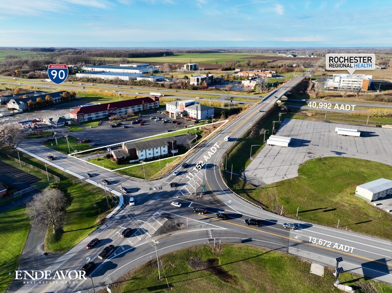 301 Oak St, Batavia, NY à vendre - Photo du bâtiment - Image 1 de 6