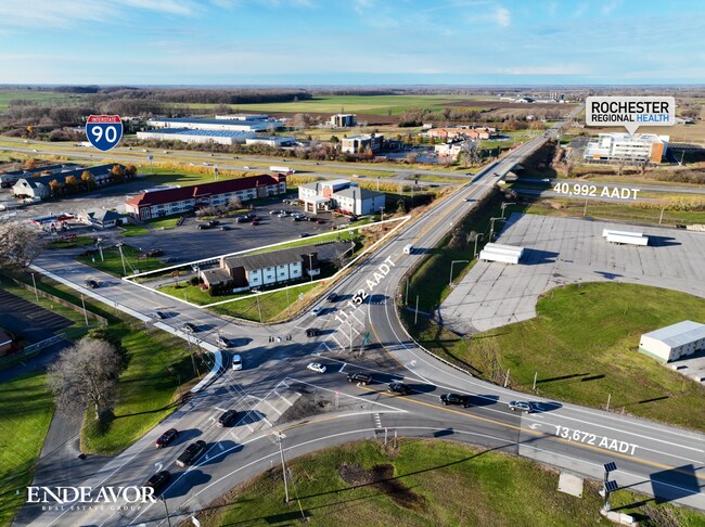 Plus de détails pour 301 Oak St, Batavia, NY - Services hôteliers à vendre