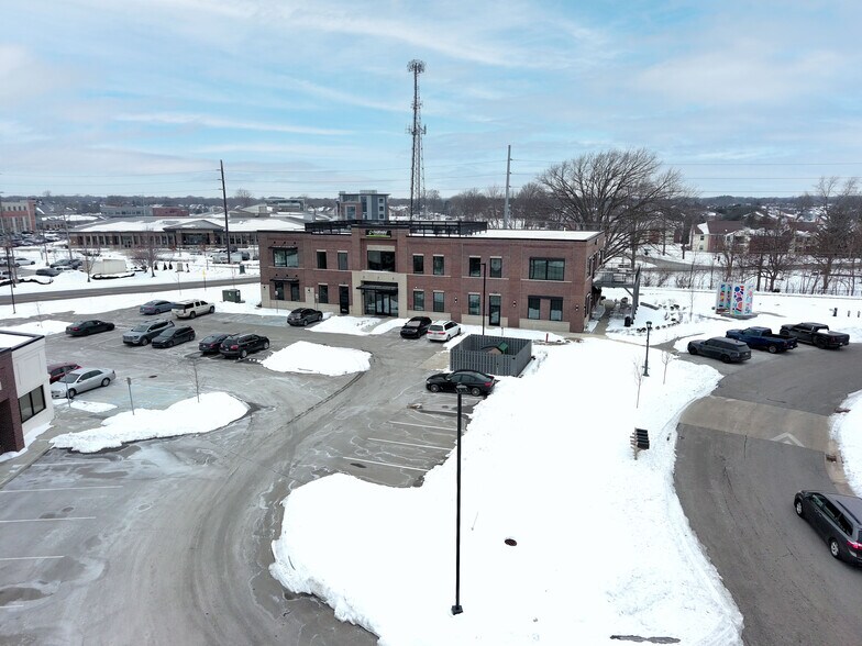 8911 Technology Dr, Fishers, IN à louer - Photo du bâtiment - Image 2 de 15