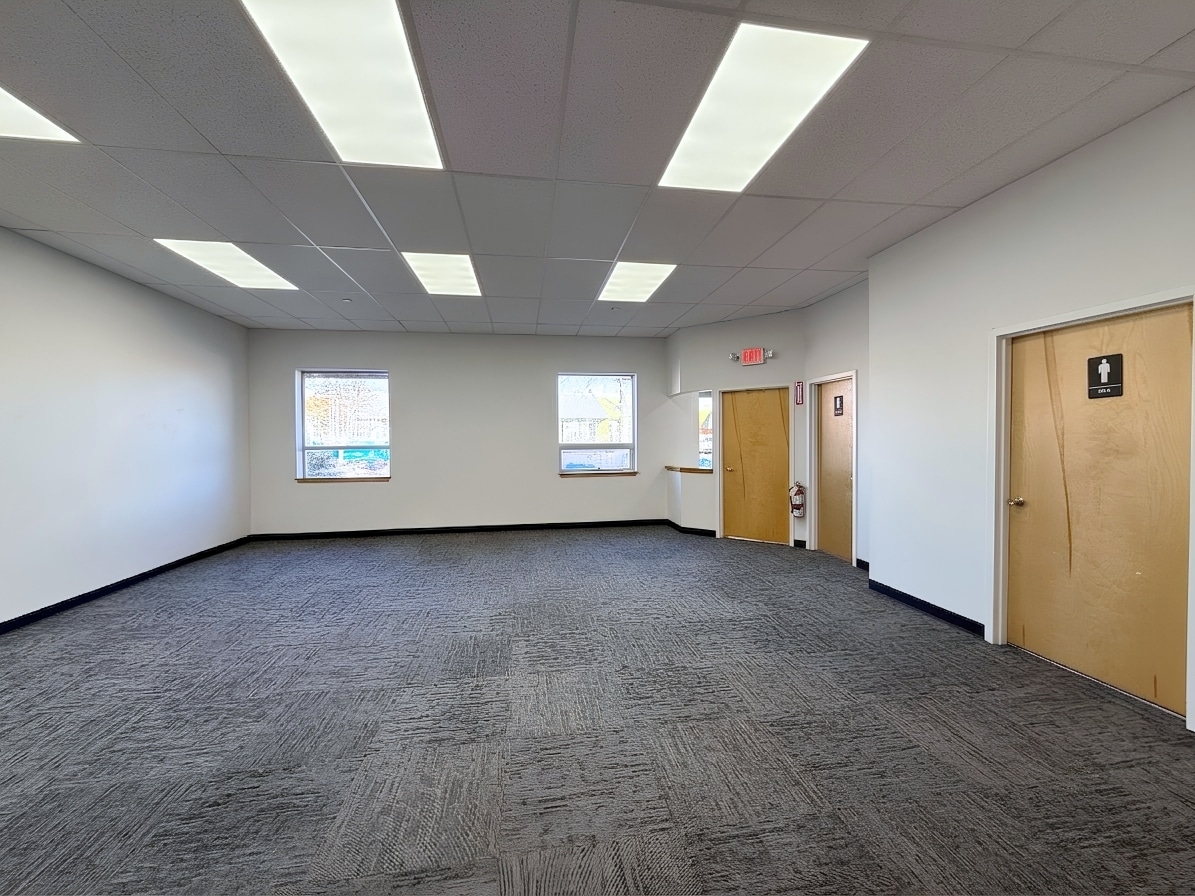 95 Hoffman Ln, Islandia, NY for lease Interior Photo- Image 1 of 3