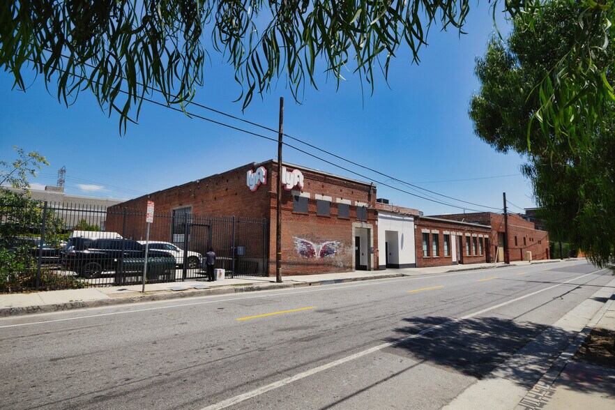 650 S Santa Fe Ave, Los Angeles, CA à louer - Photo du bâtiment - Image 2 de 10