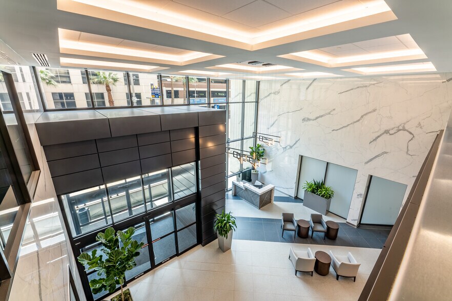 1315 St Joseph Pky, Houston, TX à louer - Hall d’entrée - Image 3 de 15