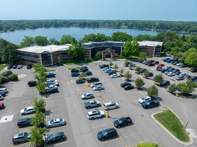 1750 S Telegraph Rd, Bloomfield Hills, MI for lease - Building Photo - Image 3 of 10