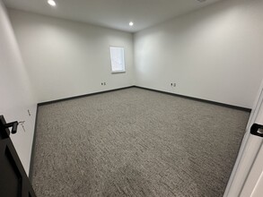 15128 Traditions Blvd, Edmond, OK for lease Interior Photo- Image 2 of 5