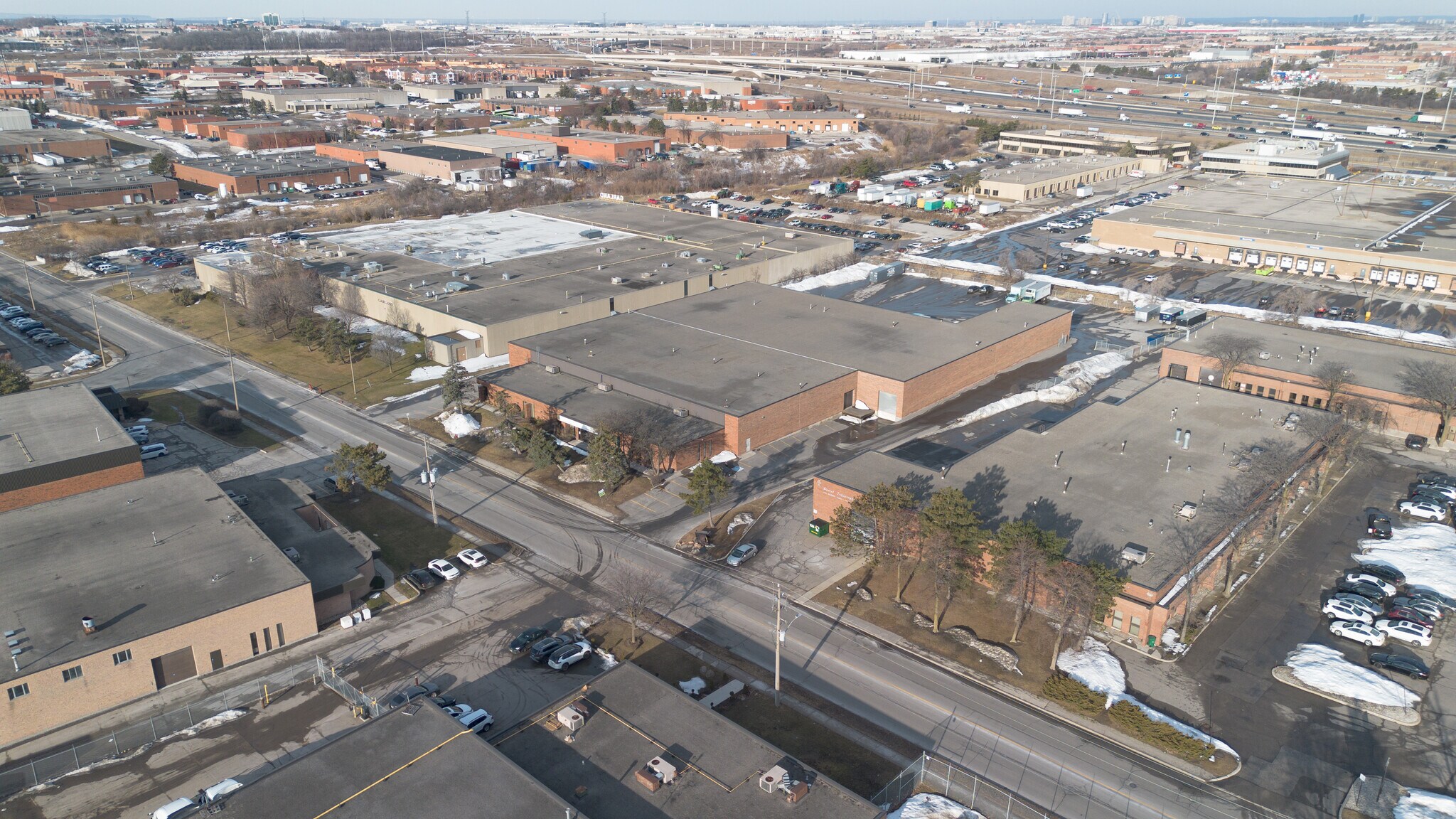 1231 Kamato Rd, Mississauga, ON à vendre Photo du bâtiment- Image 1 de 1