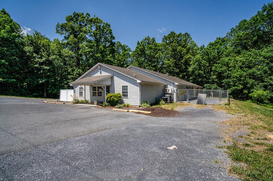 1001 Mount Torrey Rd, Lyndhurst, VA for sale - Building Photo - Image 3 of 13