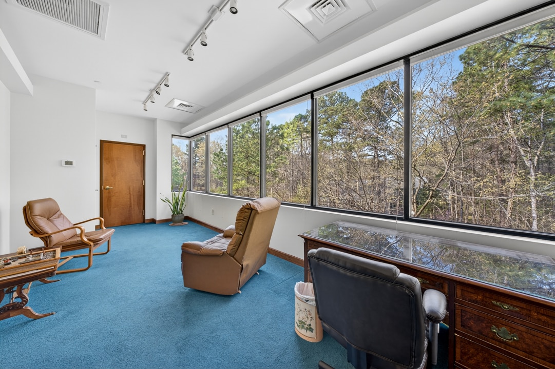 329 Providence Rd, Chapel Hill, NC for sale Primary Photo- Image 1 of 14