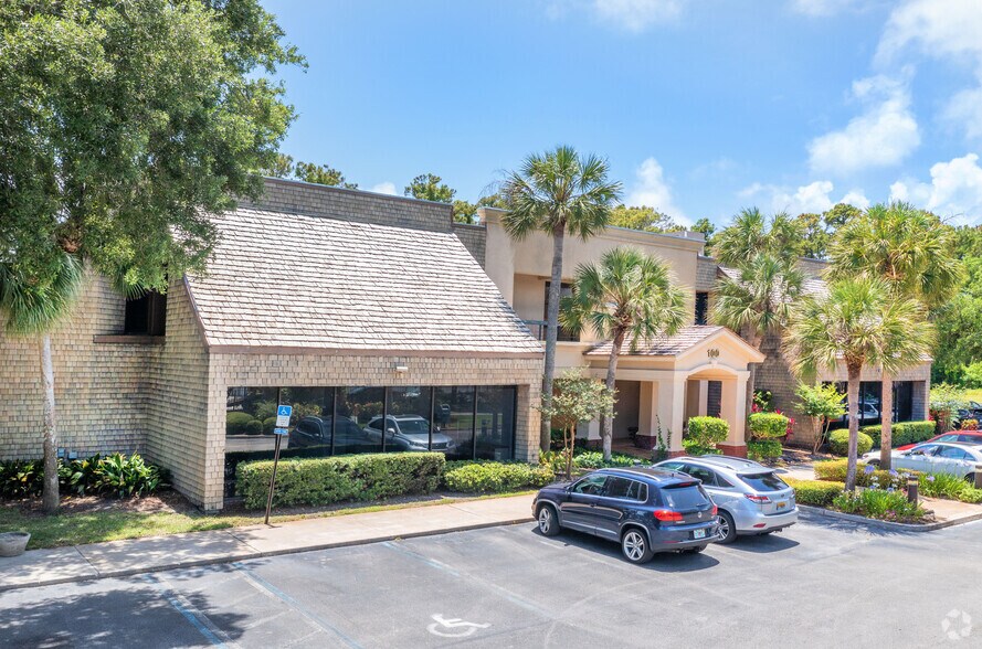 100 Executive Way, Ponte Vedra Beach, FL à louer - Photo du bâtiment - Image 3 de 4