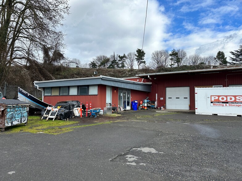 2310 N Kerby Ave, Portland, OR for lease - Building Photo - Image 3 of 9