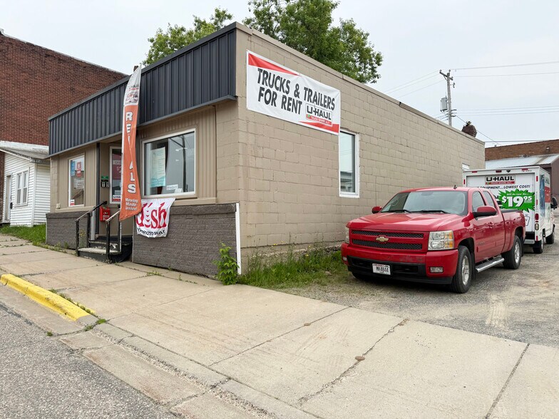 212 W 7th St, Neillsville, WI à vendre - Photo du bâtiment - Image 3 de 15