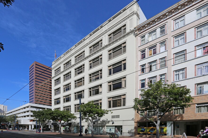 1111 6th Ave, San Diego, CA à louer - Photo du bâtiment - Image 3 de 55