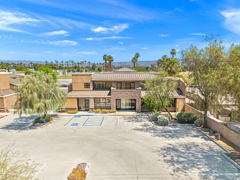 73321 Fred Waring Dr, Palm Desert, CA à louer - Photo du bâtiment - Image 3 de 23