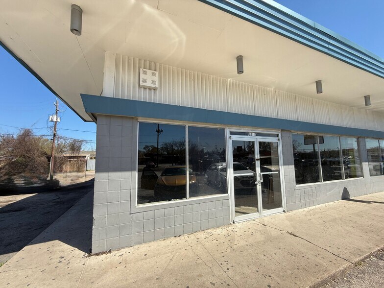 8560 Long Point Rd, Houston, TX à louer - Photo du bâtiment - Image 2 de 8