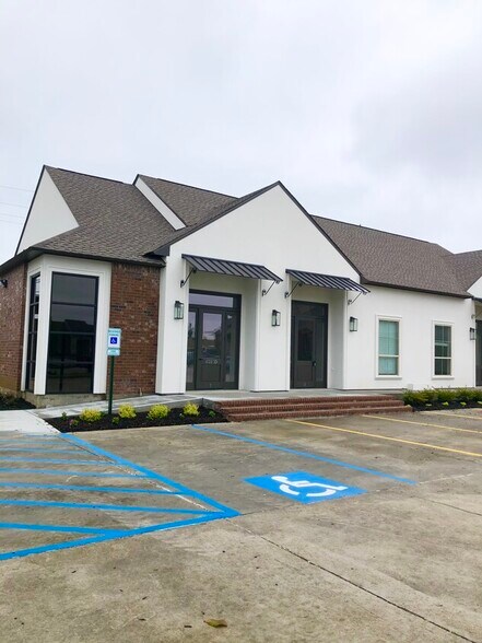 W E Heck, Baton Rouge, LA for lease - Building Photo - Image 1 of 23