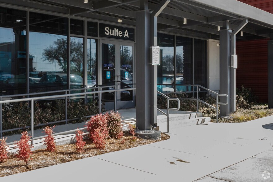 2909 E Arkansas Ln, Arlington, TX for lease - Building Photo - Image 3 of 3