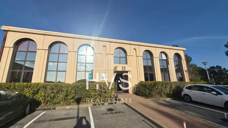 Office in Aix-en-Provence for lease - Building Photo - Image 1 of 14