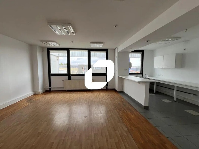 Flex in Lesquin for lease - Building Photo - Image 2 of 9