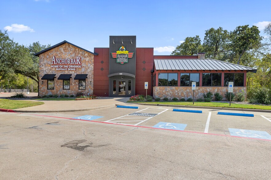 620 Harvey Rd, College Station, TX à vendre - Photo principale - Image 1 de 22