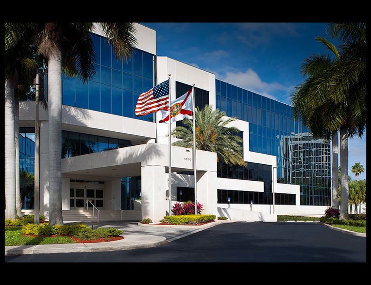 4200 Northcorp Pky, Palm Beach Gardens, FL à louer - Photo principale - Image 1 de 14