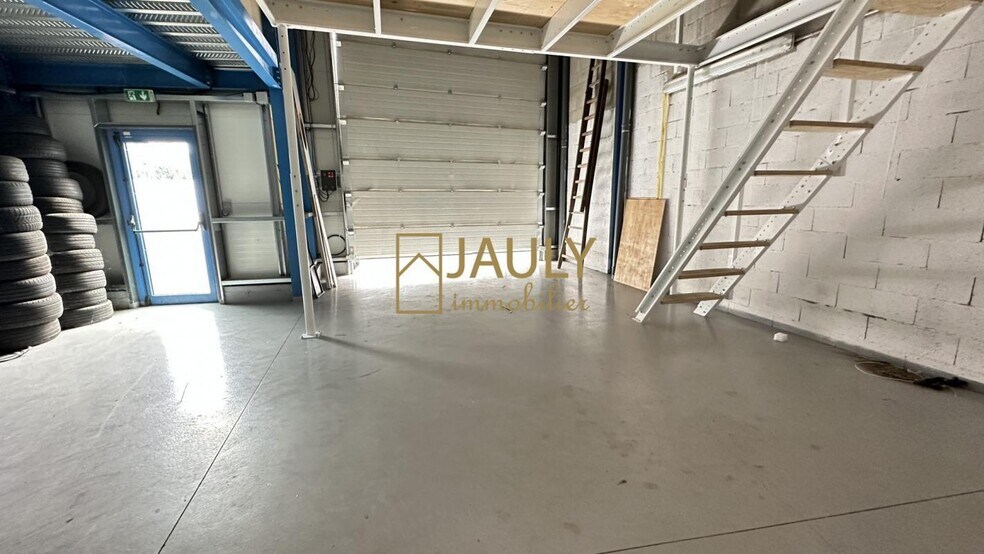 Local d'activités dans Mareuil-lès-Meaux à vendre - Photo du bâtiment - Image 3 de 30
