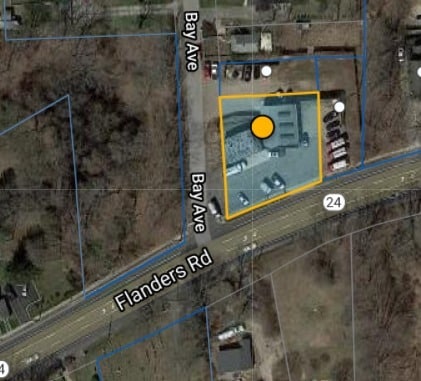 1290 Flanders Rd, Riverhead, NY à vendre - Photo principale - Image 2 de 13