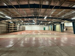 17 Cloberfield, Milngavie for lease Interior Photo- Image 1 of 4