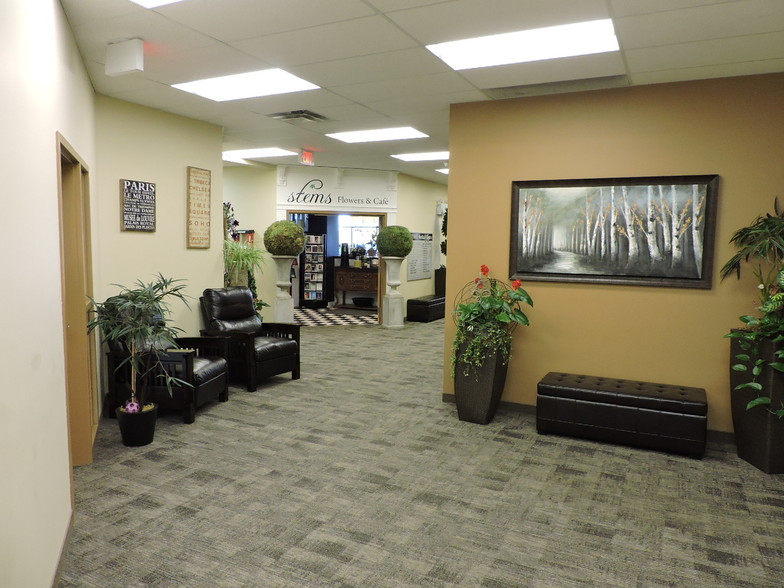 4309 52 Ave, Red Deer, AB for lease - Interior Photo - Image 2 of 8