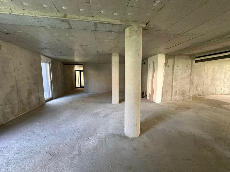 Office in Schiltigheim for lease - Interior Photo - Image 2 of 7