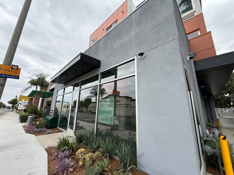 103 N Chapel Ave, Alhambra, CA à louer - Photo du bâtiment - Image 1 de 10
