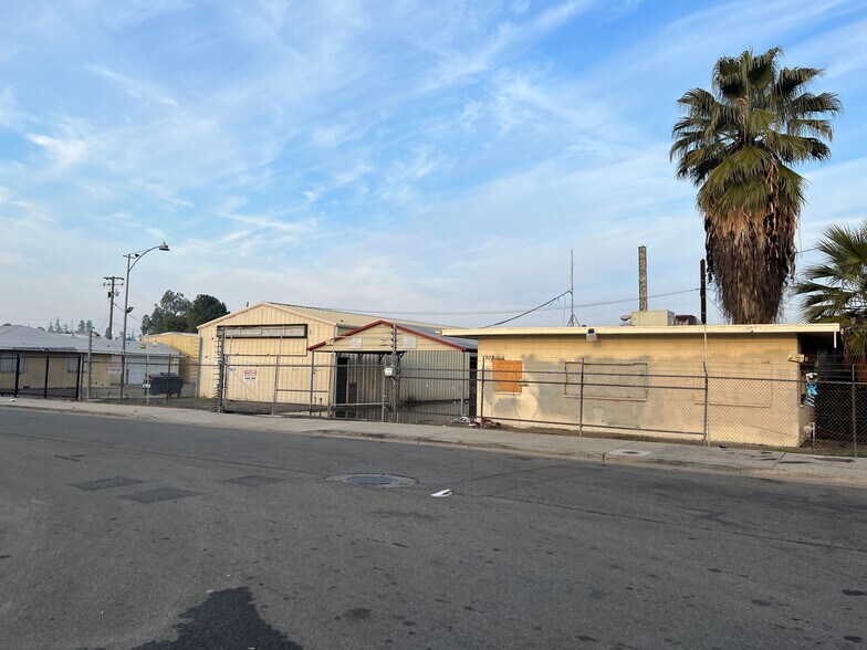1308 W Iota Ave, Fresno, CA à vendre - Photo du bâtiment - Image 2 de 15