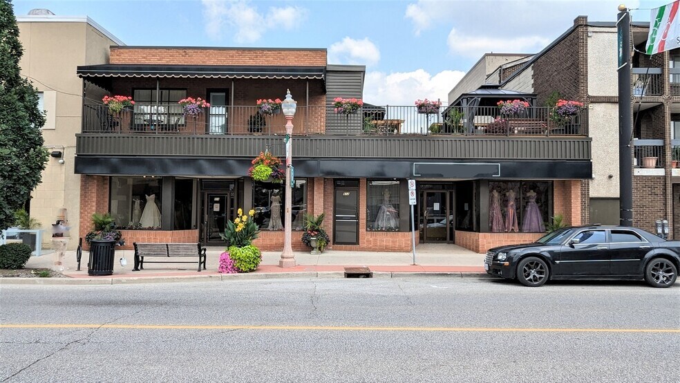 816 Erie St E, Windsor, ON à vendre - Photo du bâtiment - Image 3 de 28