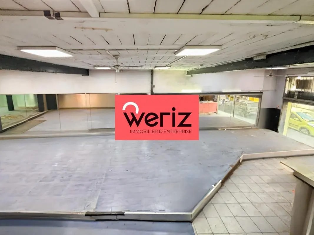 Flex in Marseille for lease Building Photo- Image 1 of 7