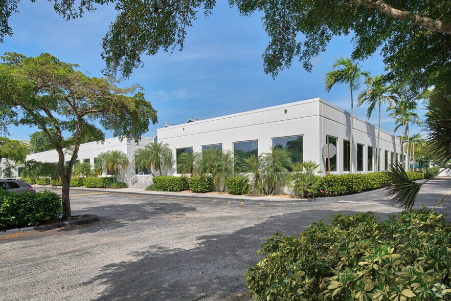 6420 N Congress Ave, Boca Raton, FL à louer - Photo du bâtiment - Image 3 de 6