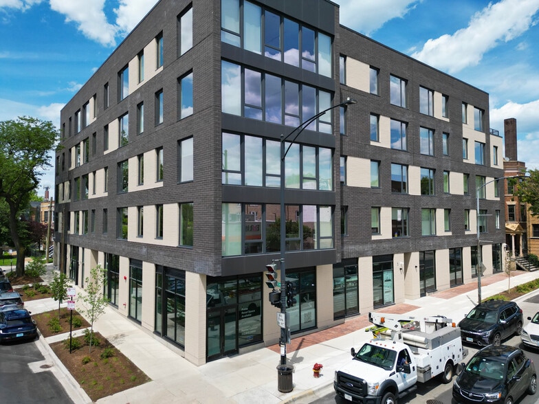 3605 N Ravenswood Ave, Chicago, IL for lease - Building Photo - Image 3 of 12