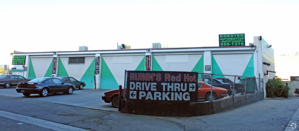 15315 Dickens St, Sherman Oaks, CA à vendre - Photo du bâtiment - Image 3 de 3