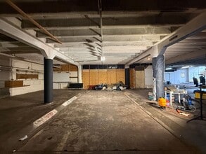 1518 W Walnut St, Allentown, PA for lease Interior Photo- Image 2 of 6