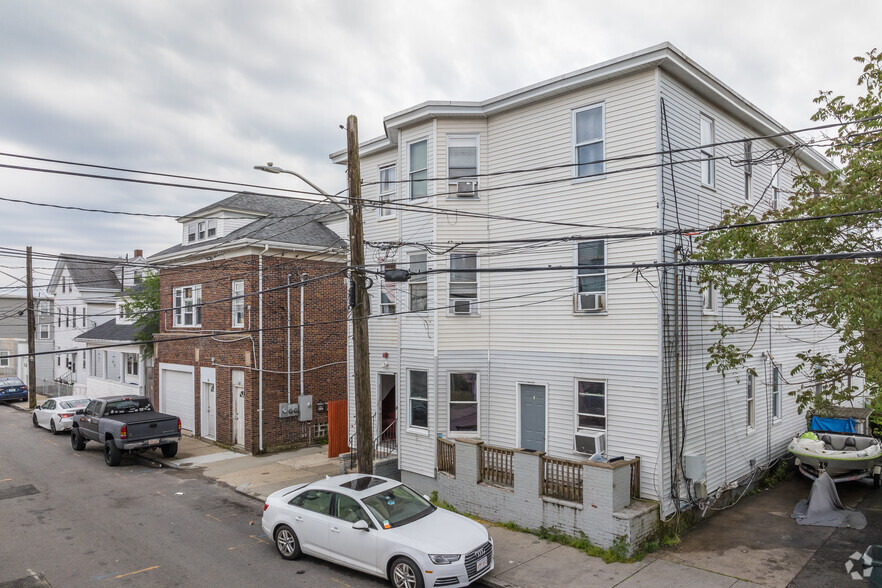 62 Russo St, Providence, RI à vendre - Photo du bâtiment - Image 1 de 1