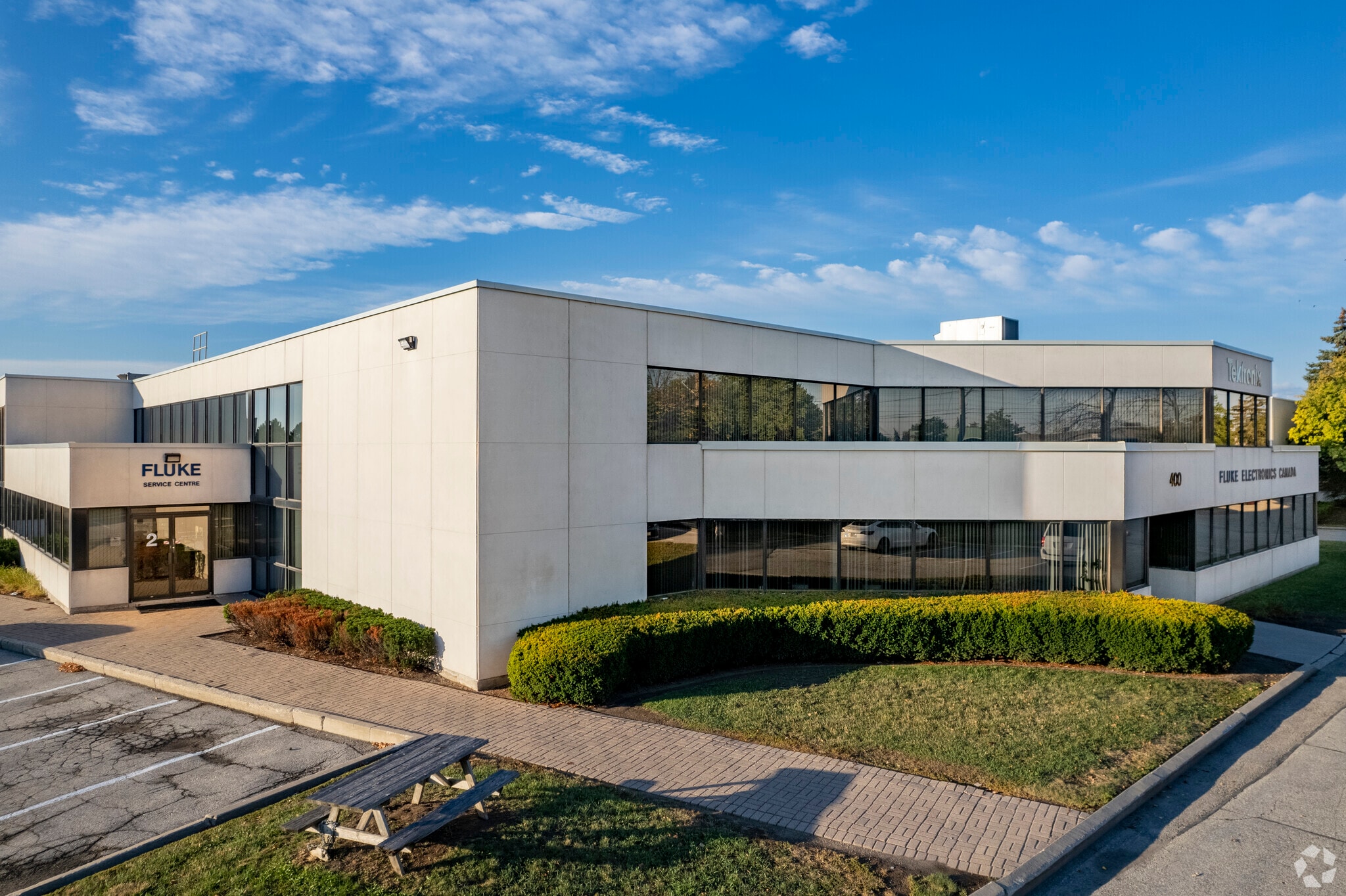 400 Britannia Rd E, Mississauga, ON for sale Primary Photo- Image 1 of 1