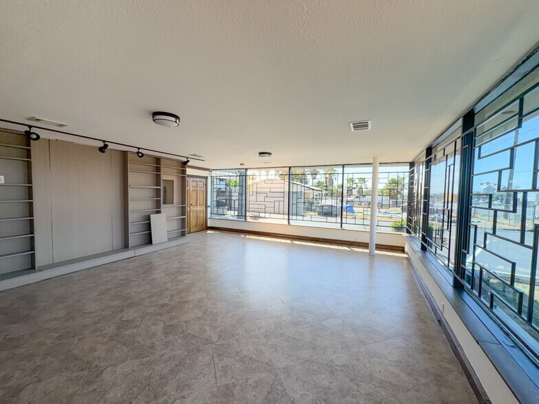 10051 Mission Blvd, Jurupa Valley, CA à louer - Photo du bâtiment - Image 2 de 44