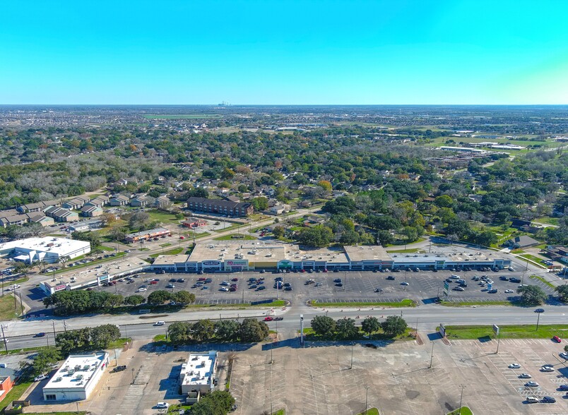 5100-5198 Avenue H, Rosenberg, TX à louer - Photo du bâtiment - Image 1 de 11