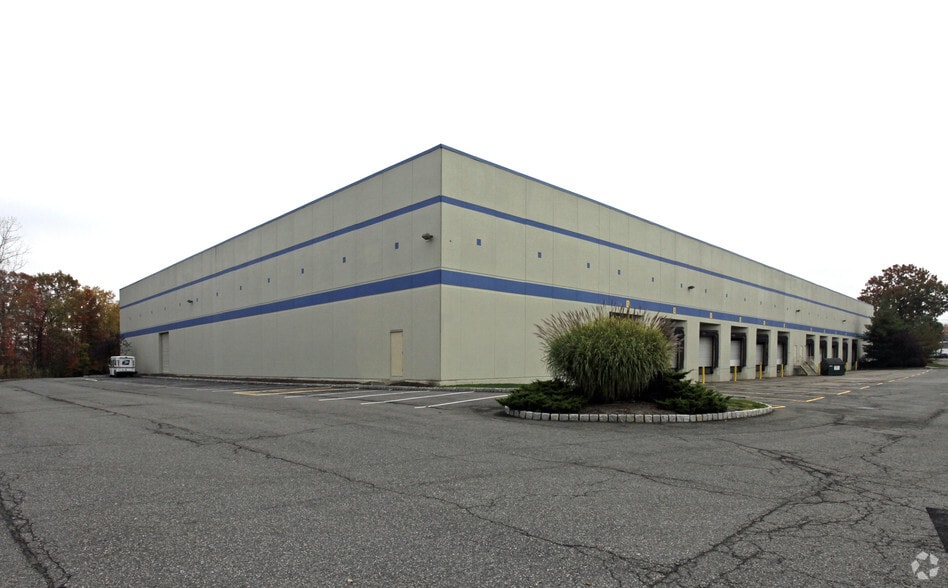 67 US Highway 46, Fairfield, NJ for lease - Building Photo - Image 2 of 2