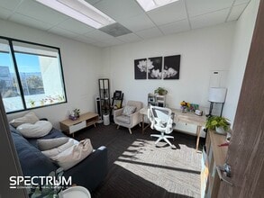 28494 Westinghouse Pl, Valencia, CA à louer Photo intérieure- Image 2 de 6