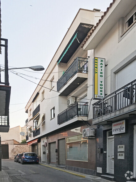 Calle Mercado, 12, Campo Real, Madrid à louer - Photo du bâtiment - Image 2 de 2