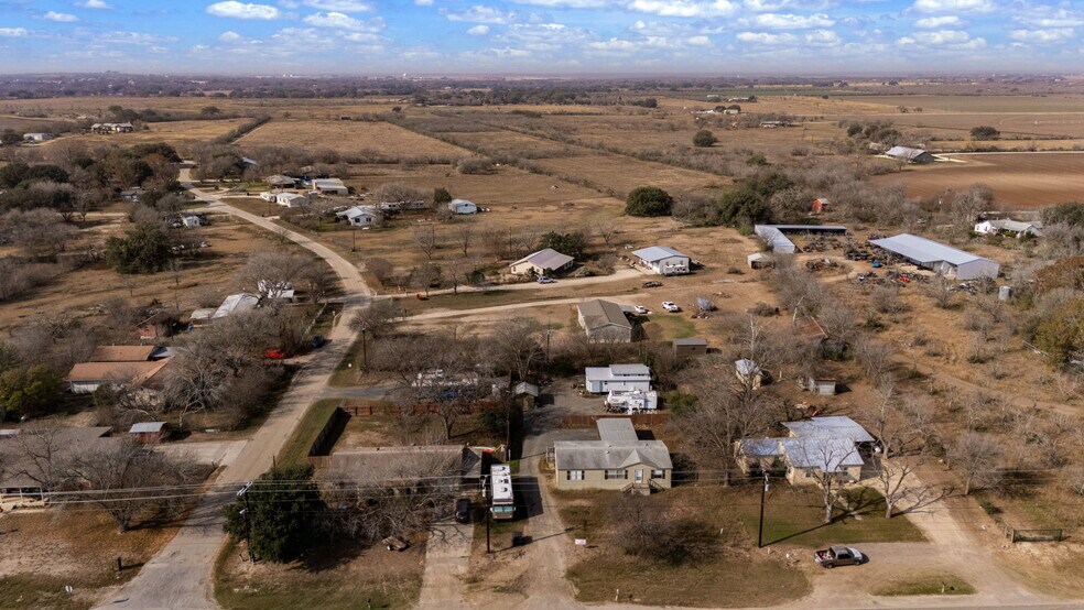 505 TX-173, Hondo, TX à vendre - Photo du bâtiment - Image 3 de 11