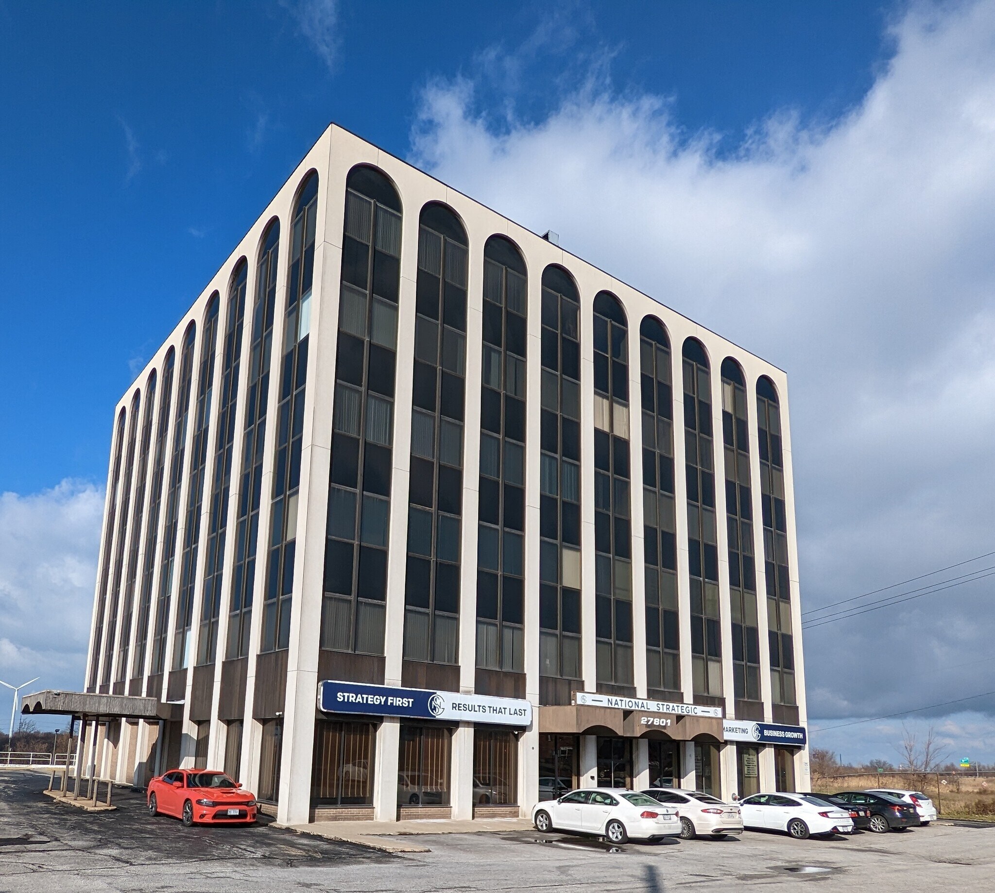 27801 Euclid Ave, Euclid, OH à louer Photo du bâtiment- Image 1 de 28