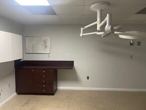 152 Ne 167th St, Miami, FL for lease Interior Photo- Image 2 of 16
