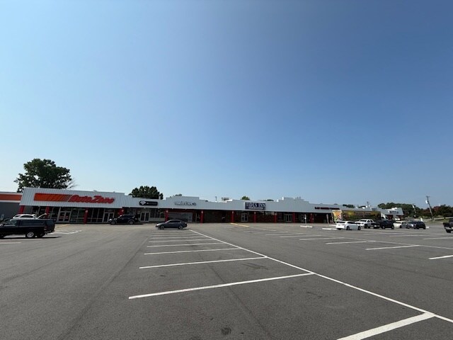 3917-3933 W Gate City Blvd, Greensboro, NC for sale Building Photo- Image 1 of 7